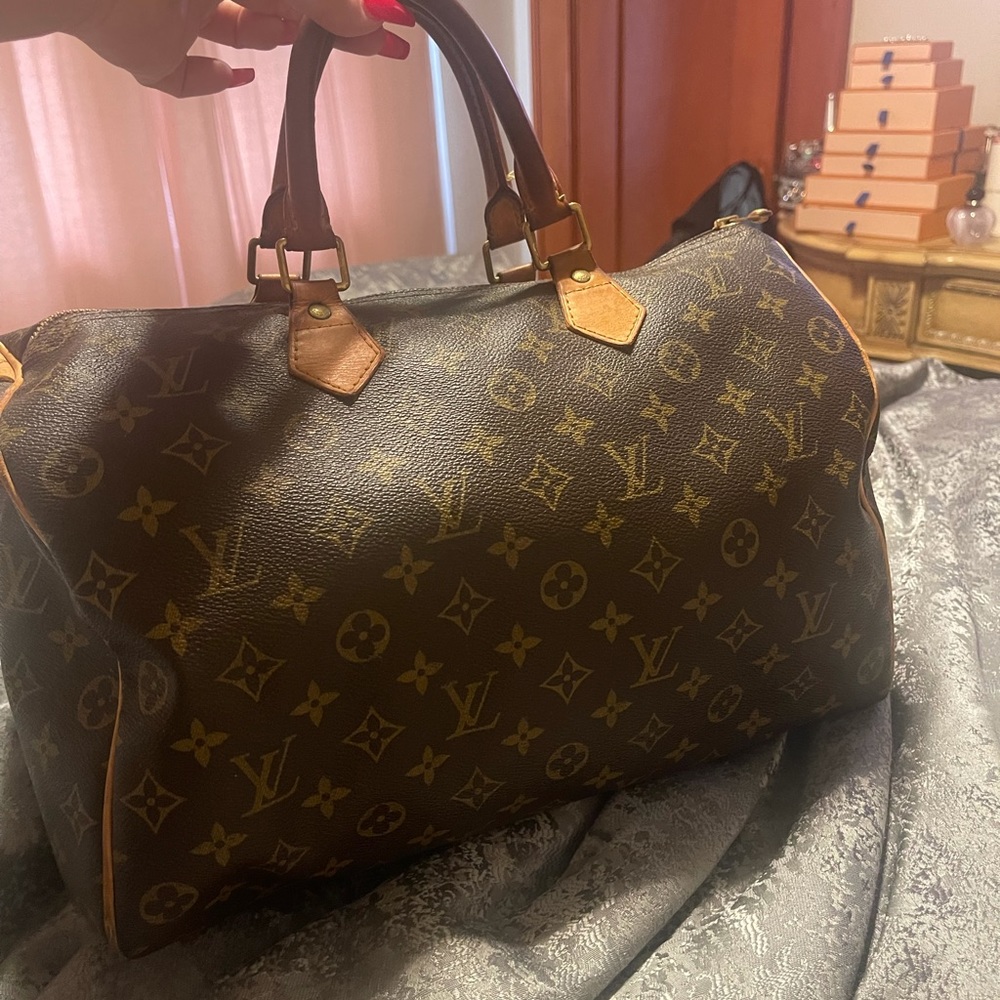 Louis Vuitton Speedy 35